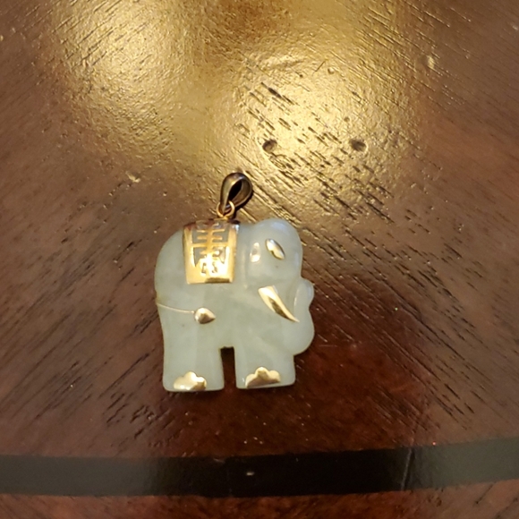 Jade Elephant charm - Picture 1 of 4